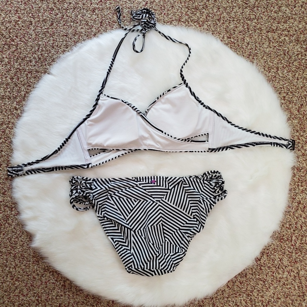 VS PINK Bikini Set - Picture 4 of 7